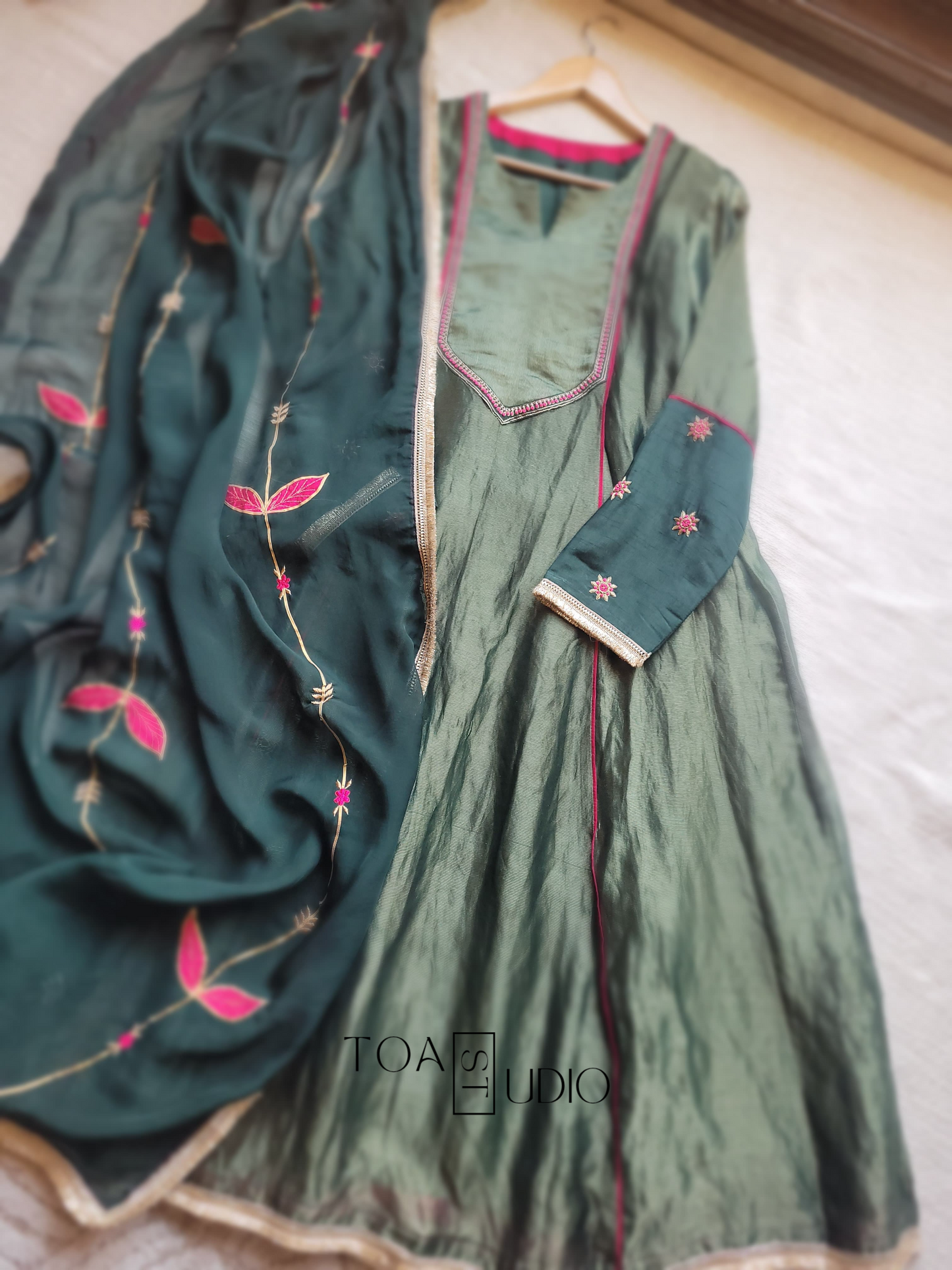 Advika Aline Tissue Suit (Ready Stock)