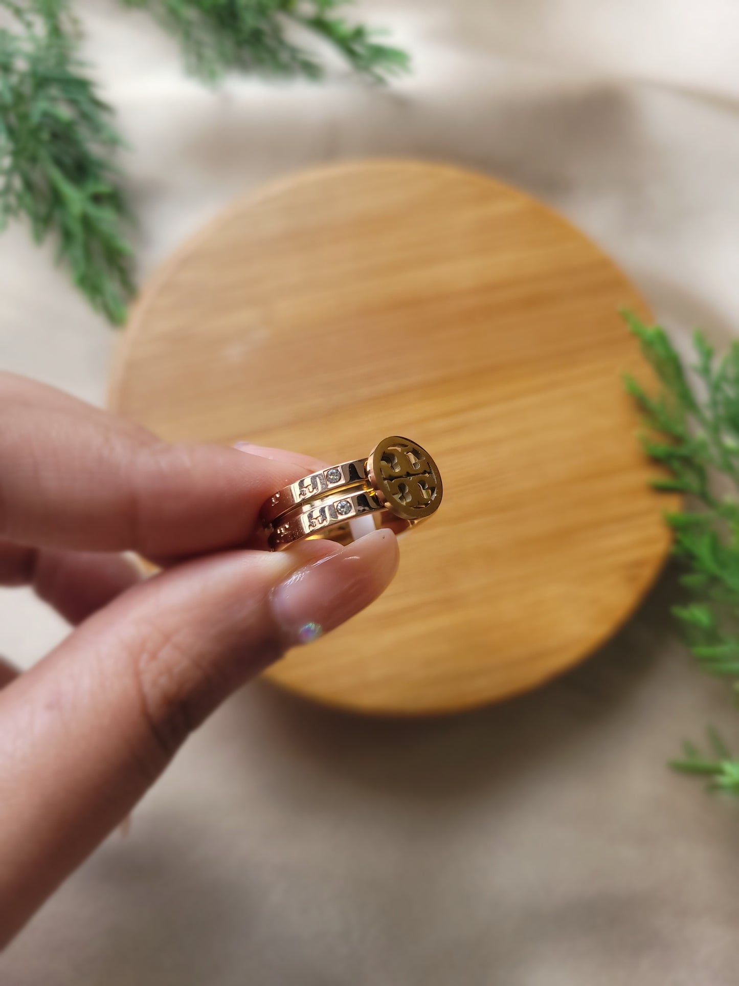 Motif Champagne Stone Rings
