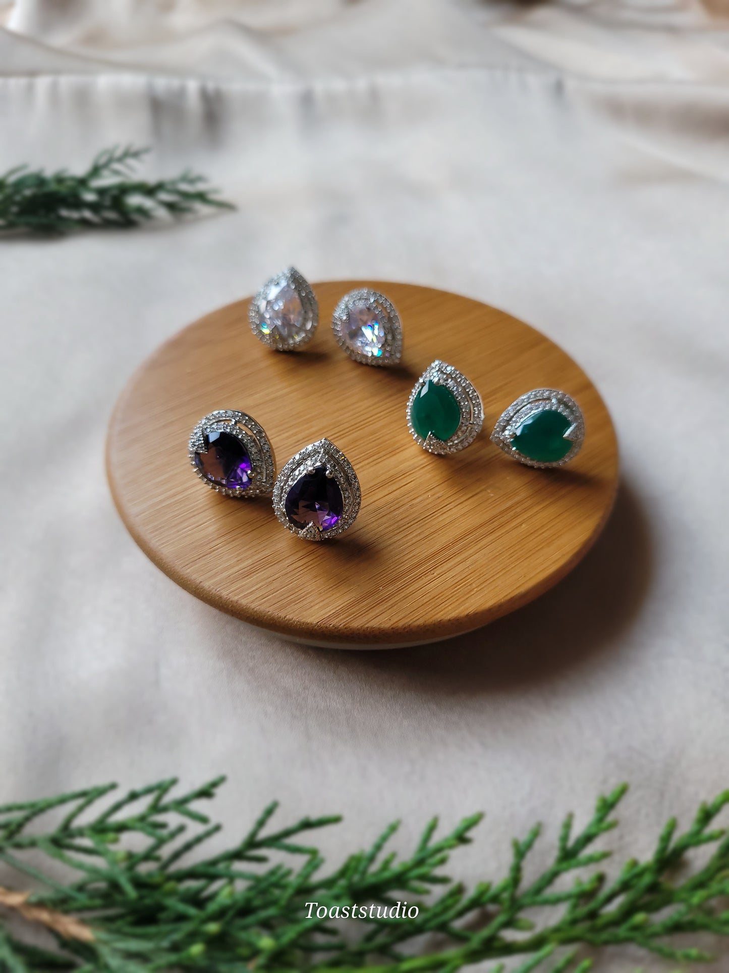 Oval Solitaire Stud