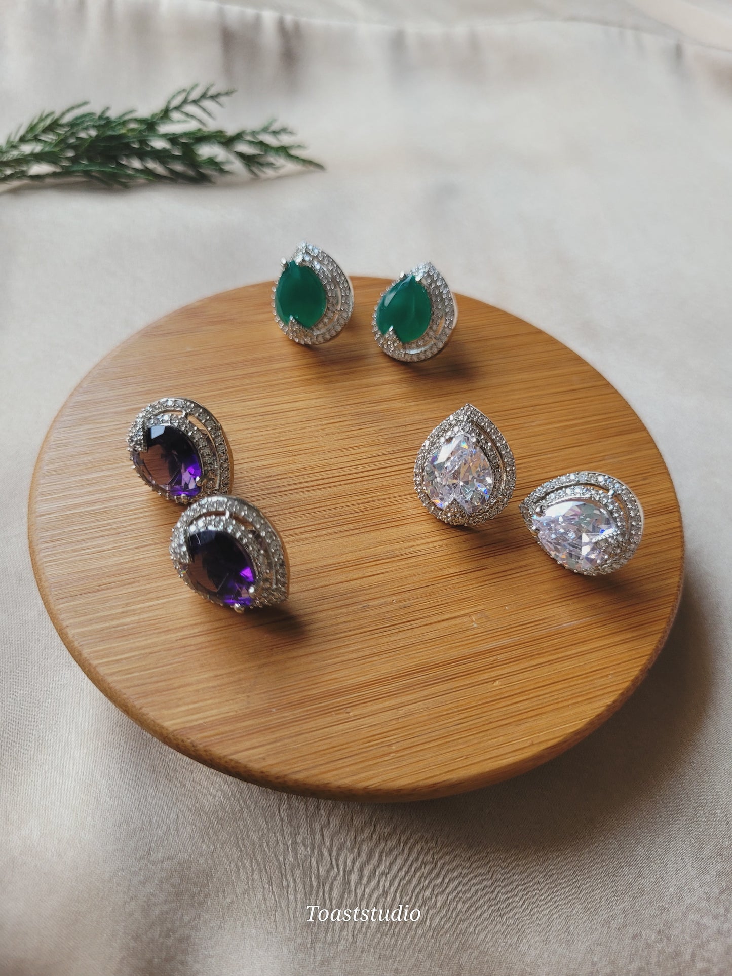 Oval Solitaire Stud