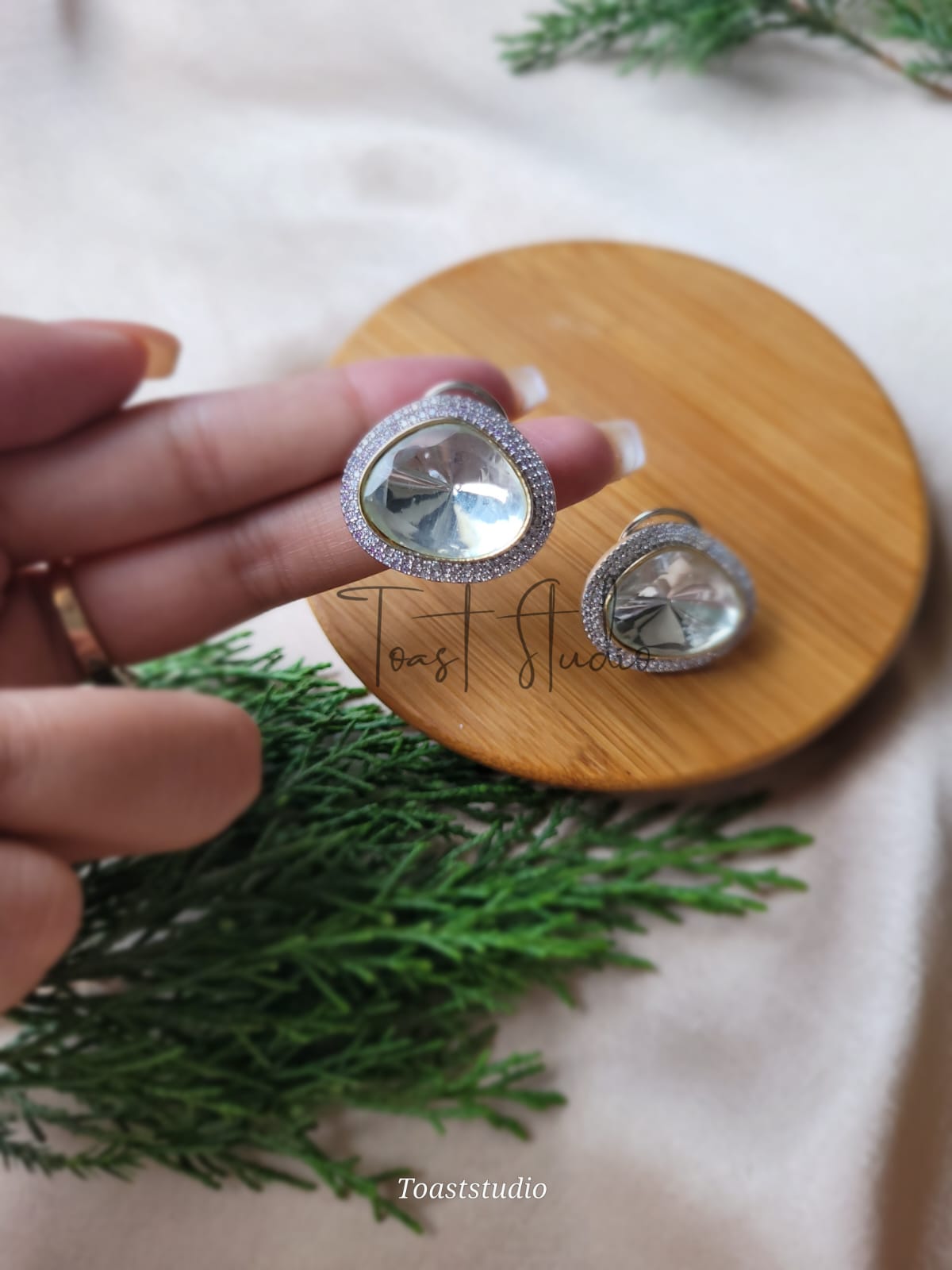 Gold Polish Kundan Stud