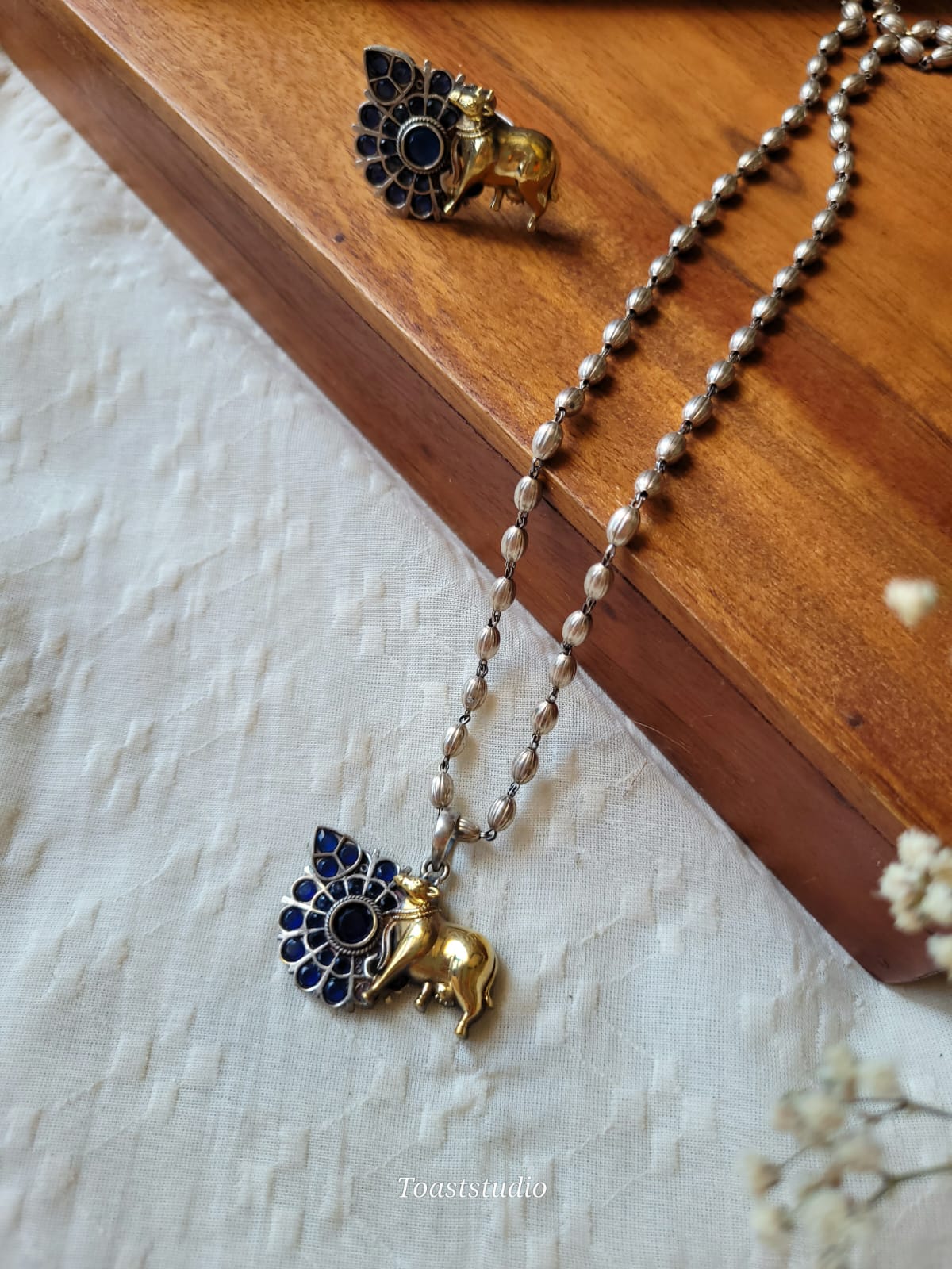 Nandi With Blue Stone