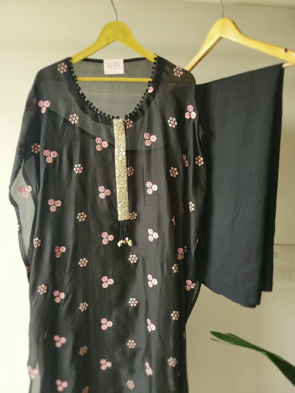 Flamingo Unstitch suit  (Ready To Ship)