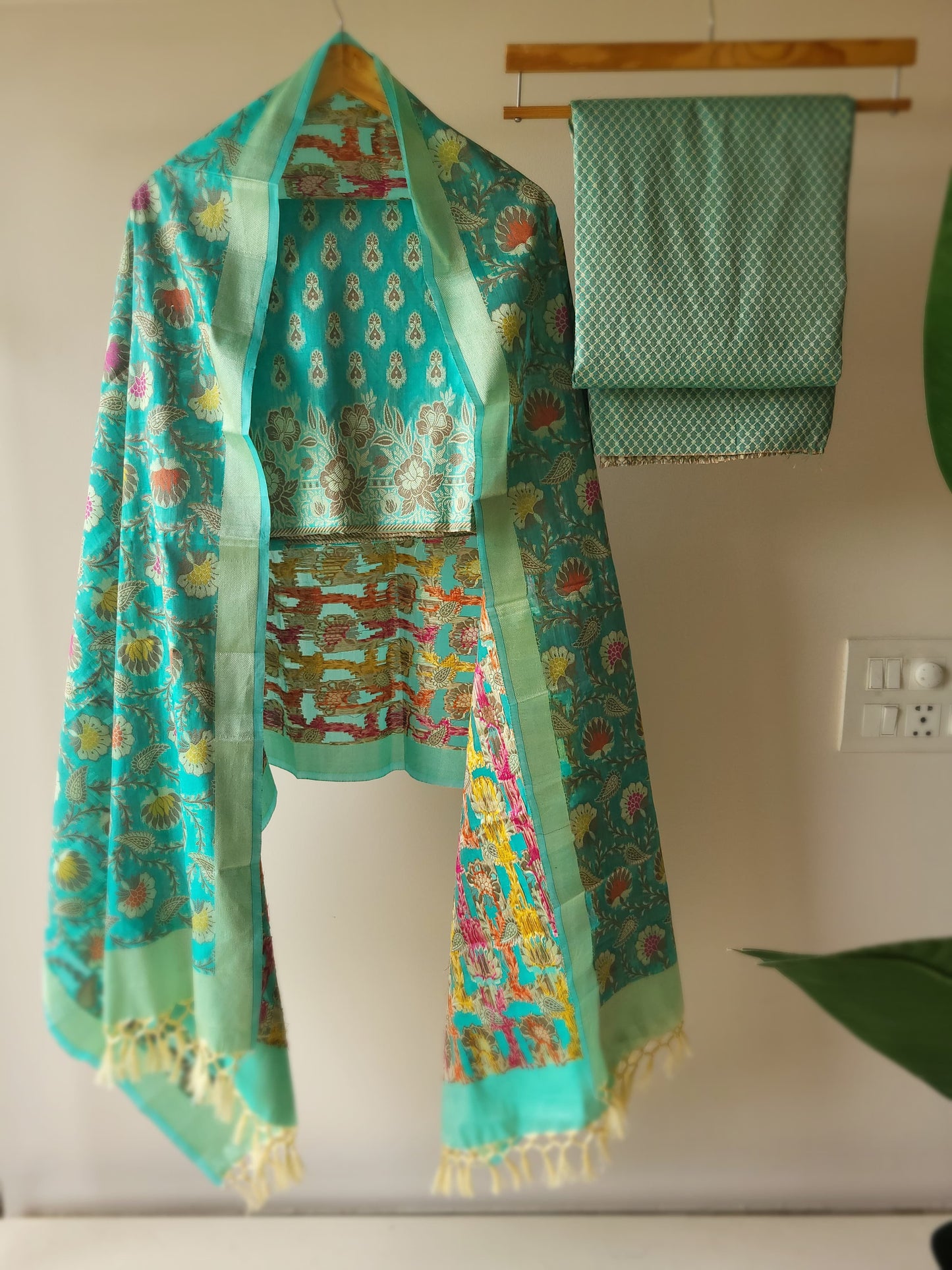 Saanjh Suit Set
