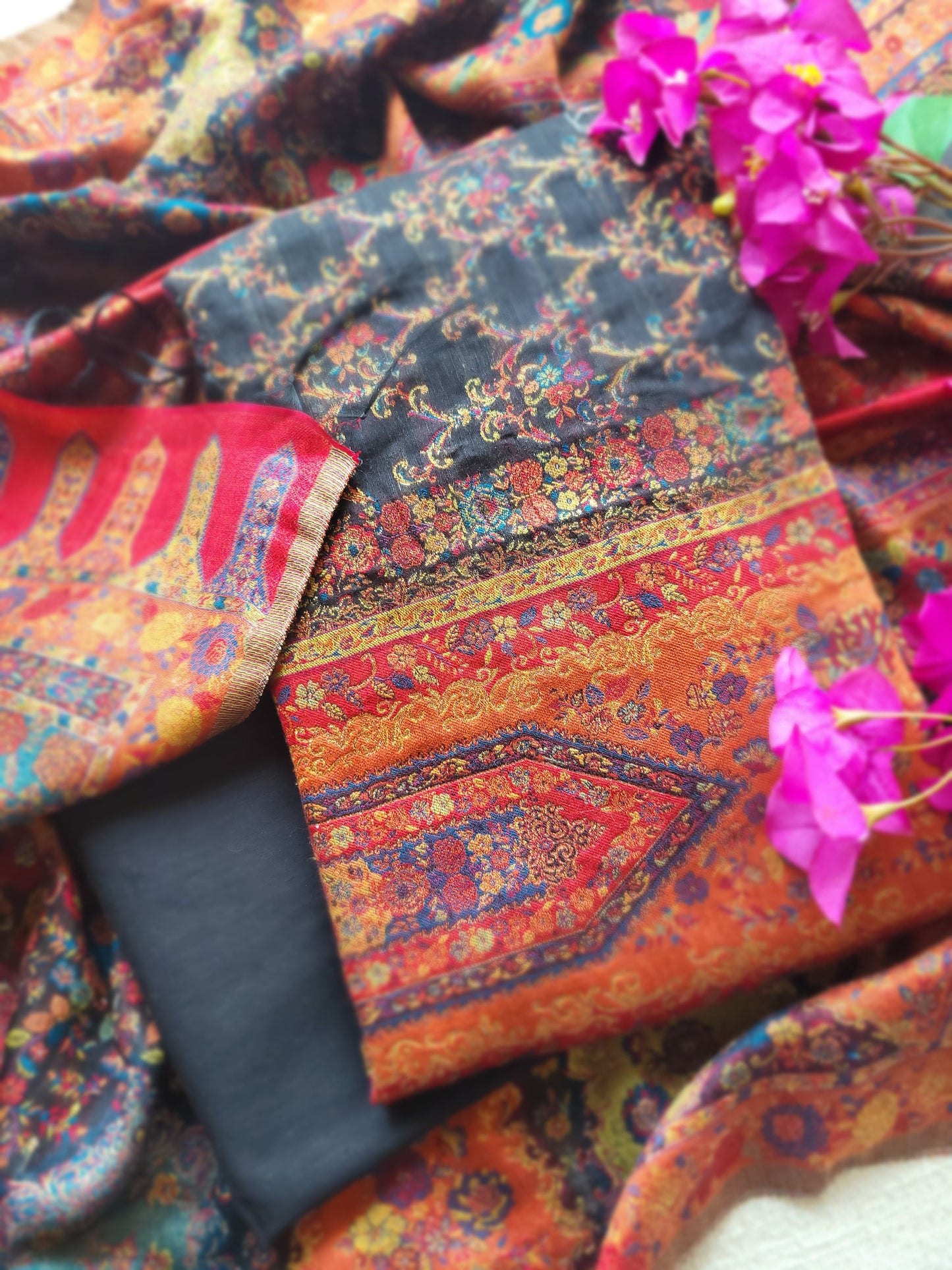 Siyahi Noor Set