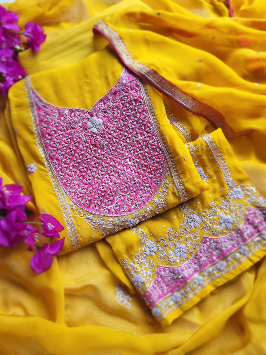Gulnaar Sunehri Set