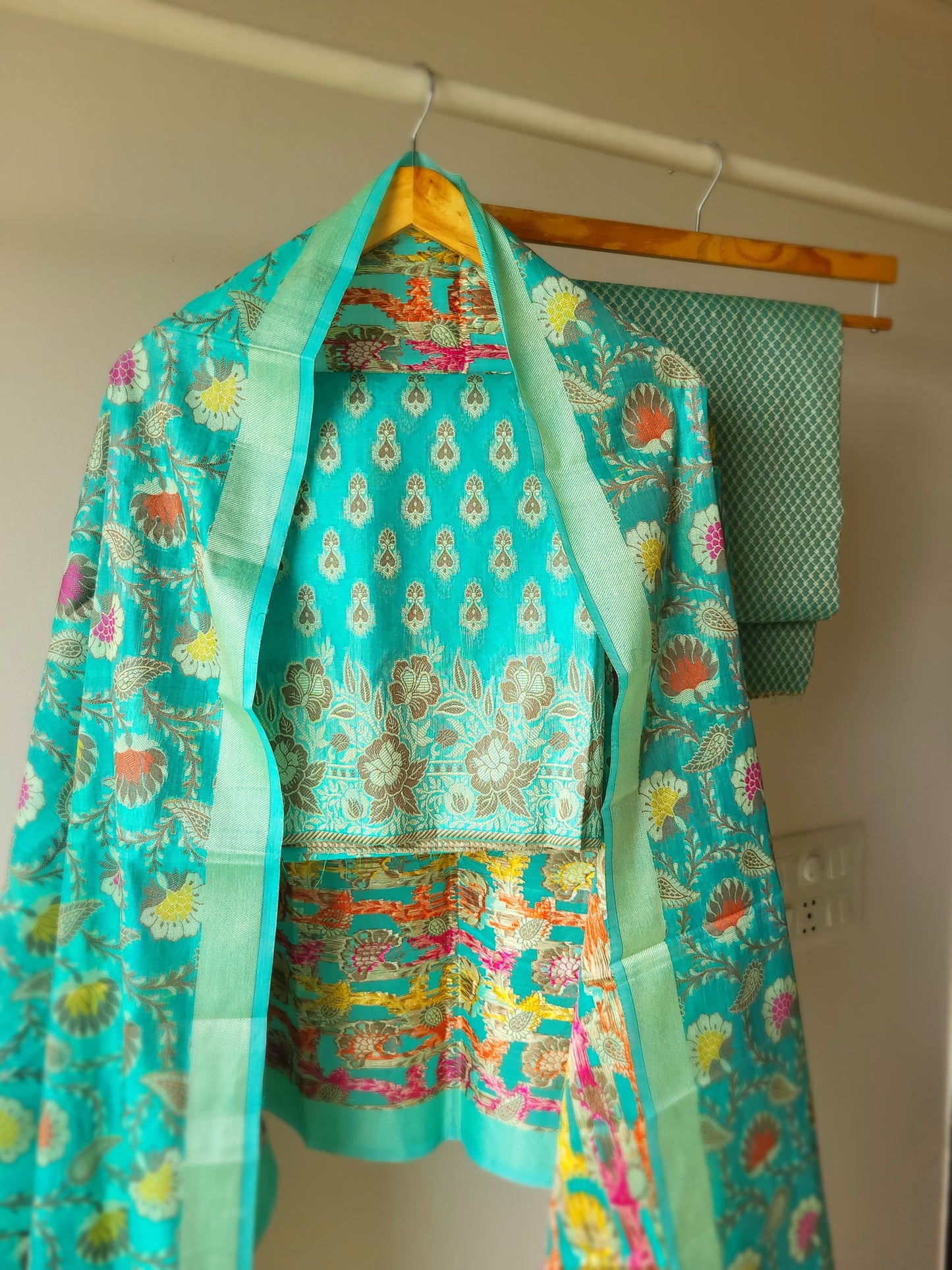 Saanjh Suit Set