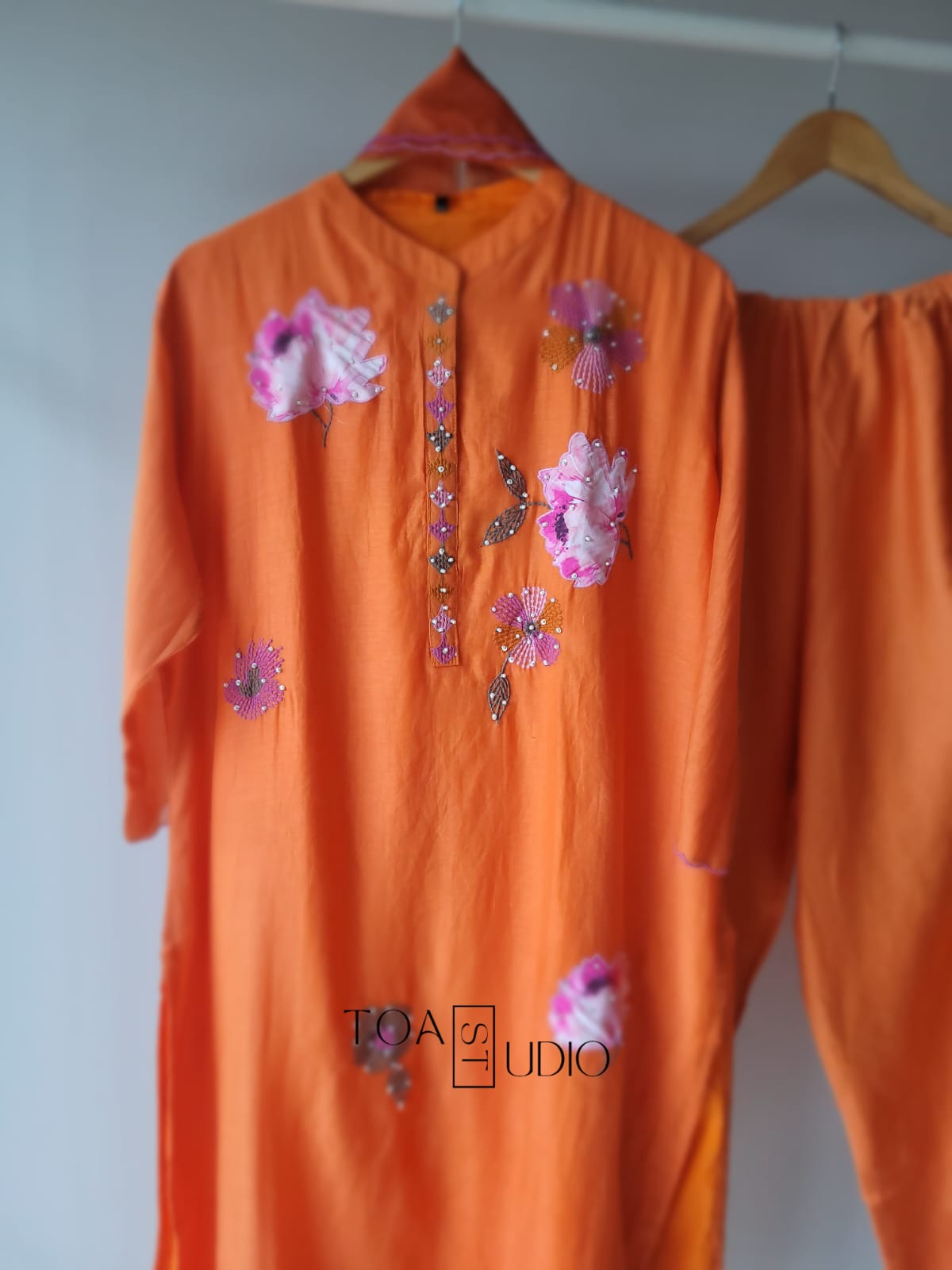 Bahaar-E-Naaz Suitset (Ready To Ship)