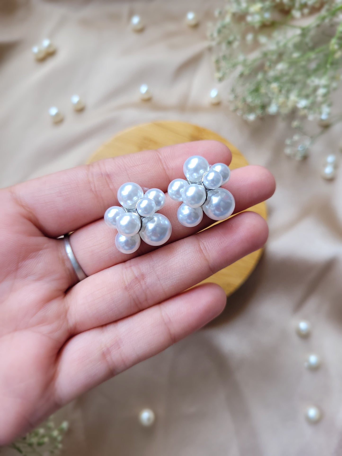 Luna Studs earrings