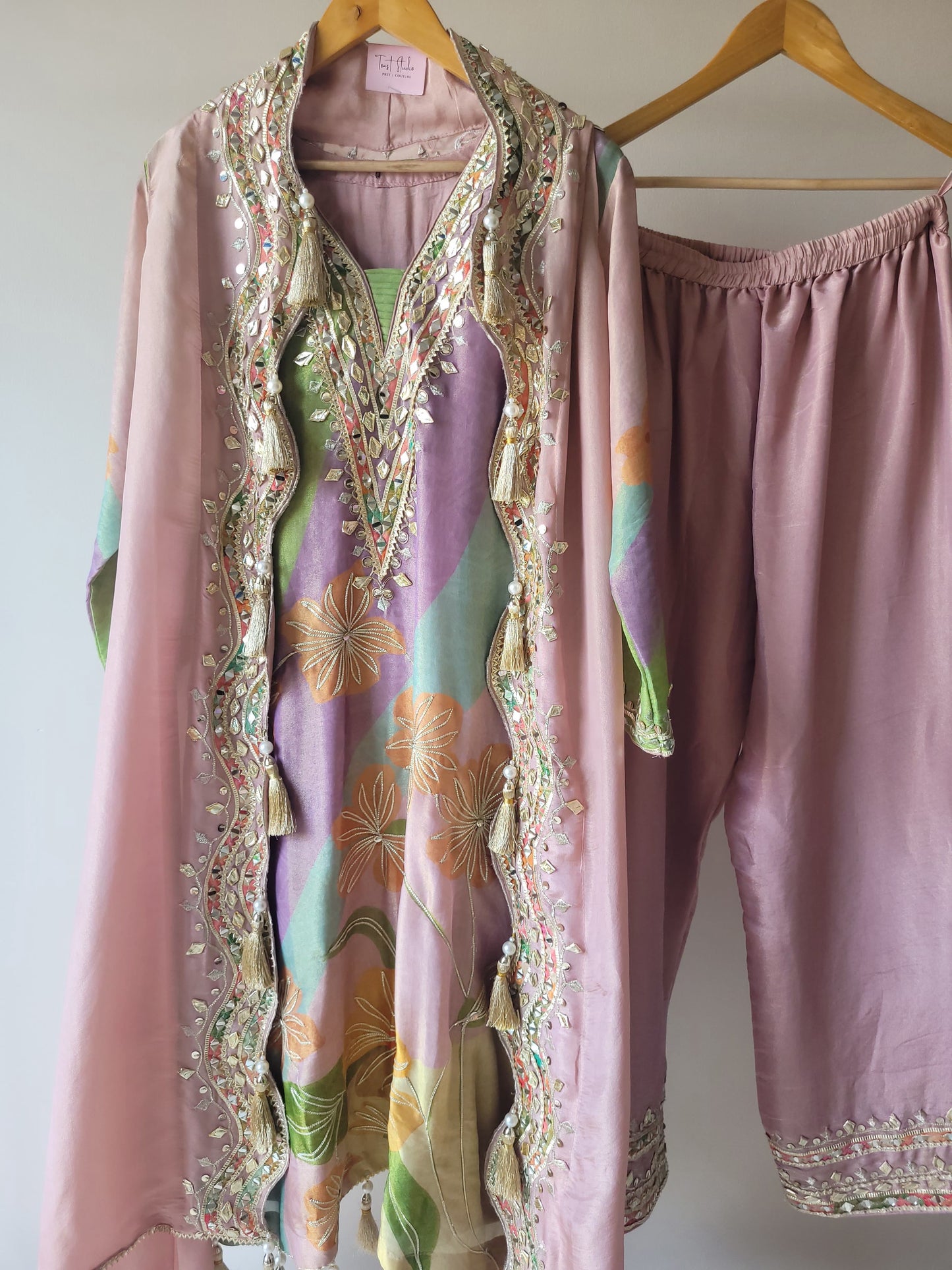 Avantika Kurti Cape set