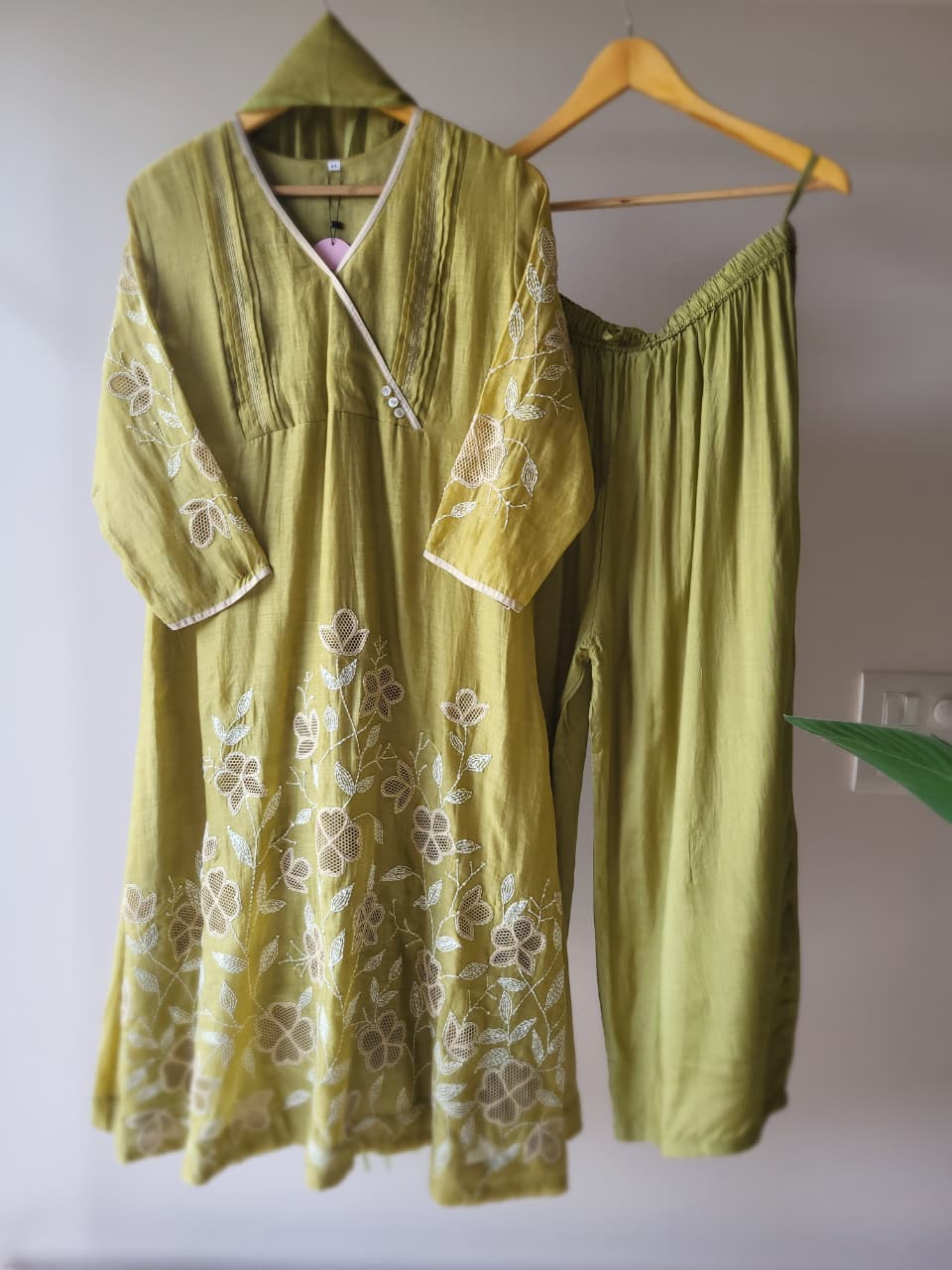 Amberleaf cutwork Set