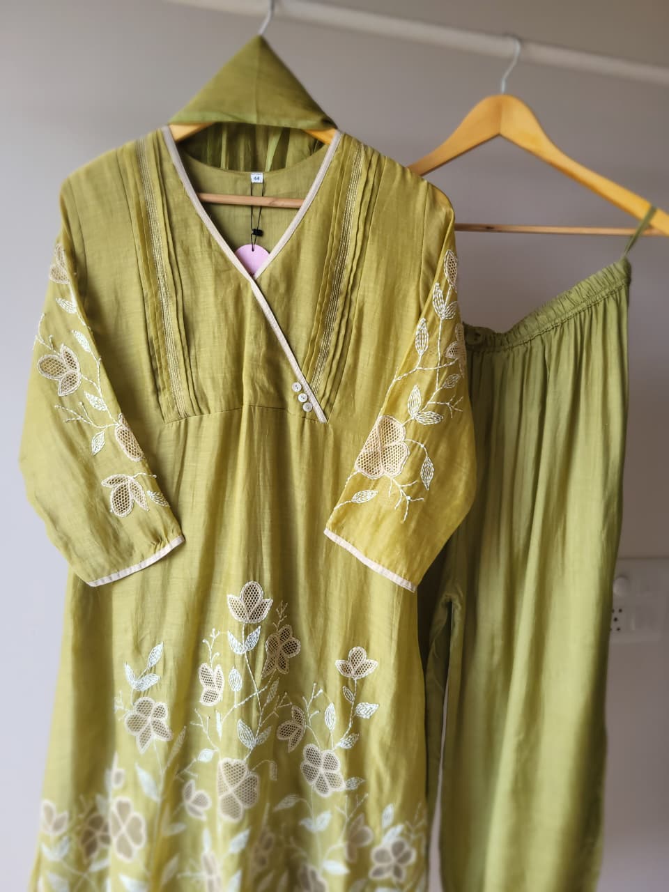 Amberleaf cutwork Set