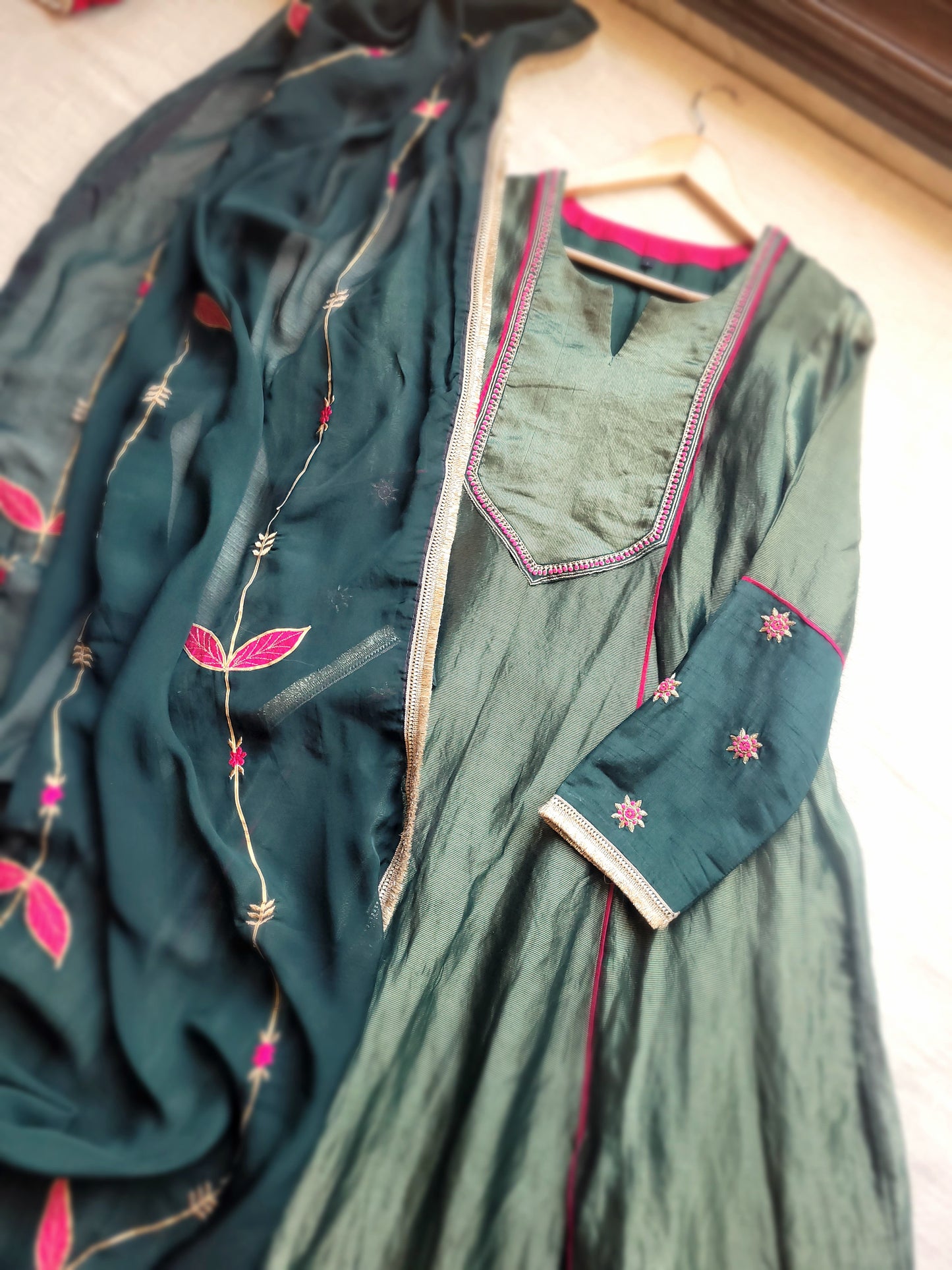 Advika Aline Tissue Suit (Ready Stock)