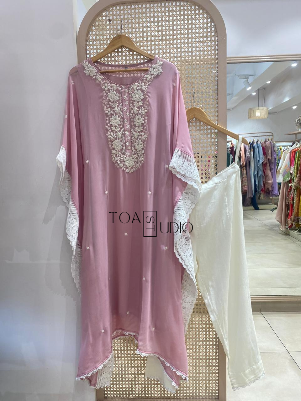 Pearl Blossom Kaftan (25 Days Dispatch time)
