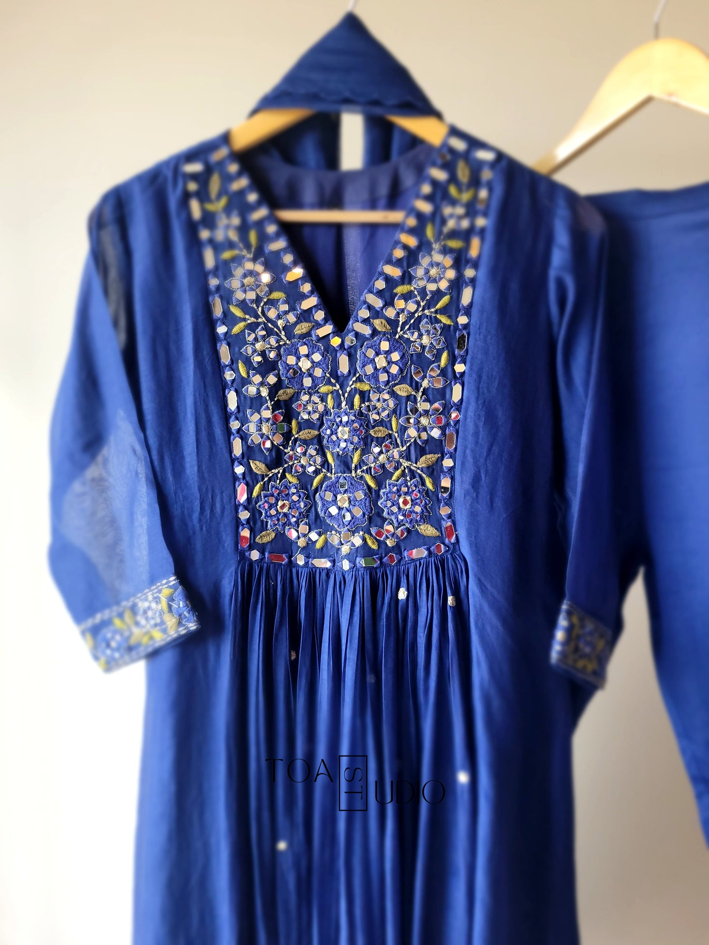 The Midnight Mirror Set (20 Days Dispatch Time)
