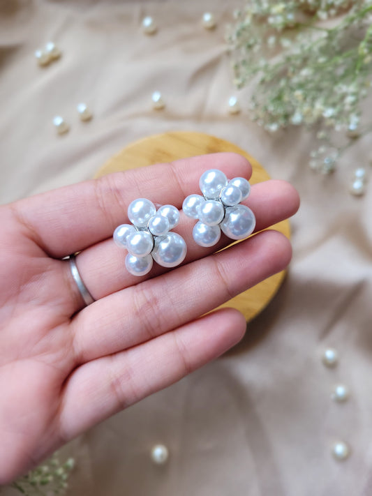 Luna Studs earrings