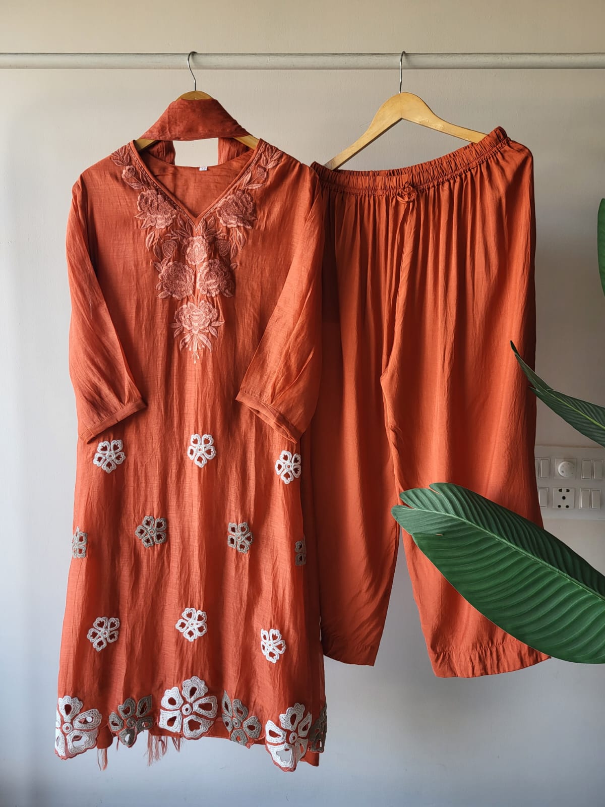 Guljaal suit set