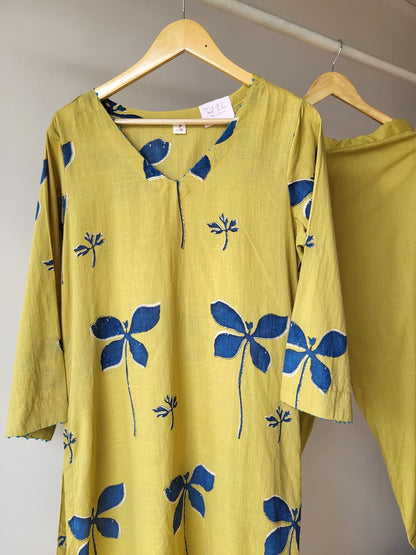 The Gratitude Kurti Set