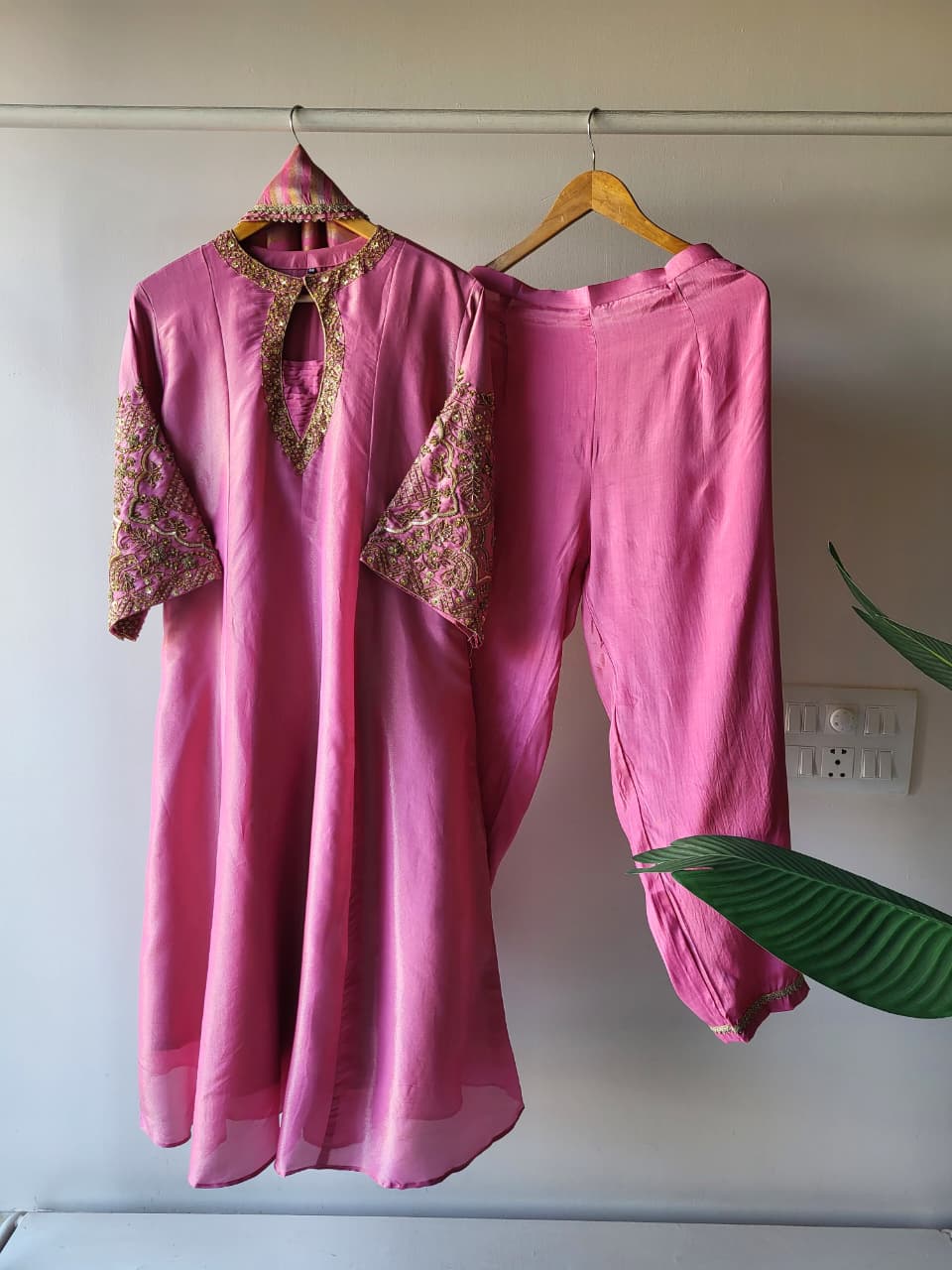 Noor Zardozi Set (25 Days Dispatch Time)