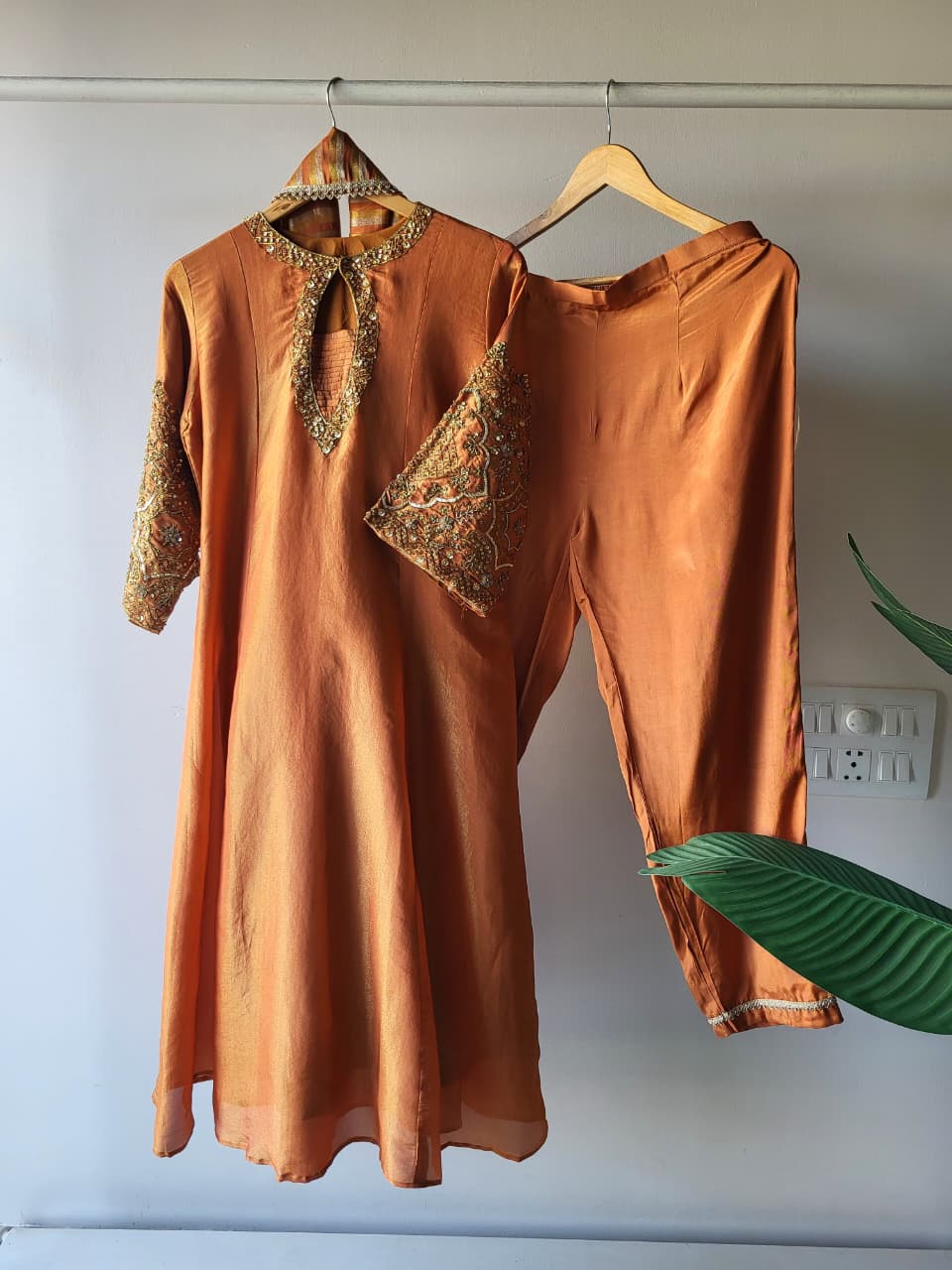 Noor Zardozi Set (25 Days Dispatch Time)