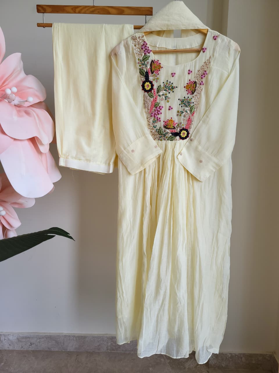 Amilya suit set