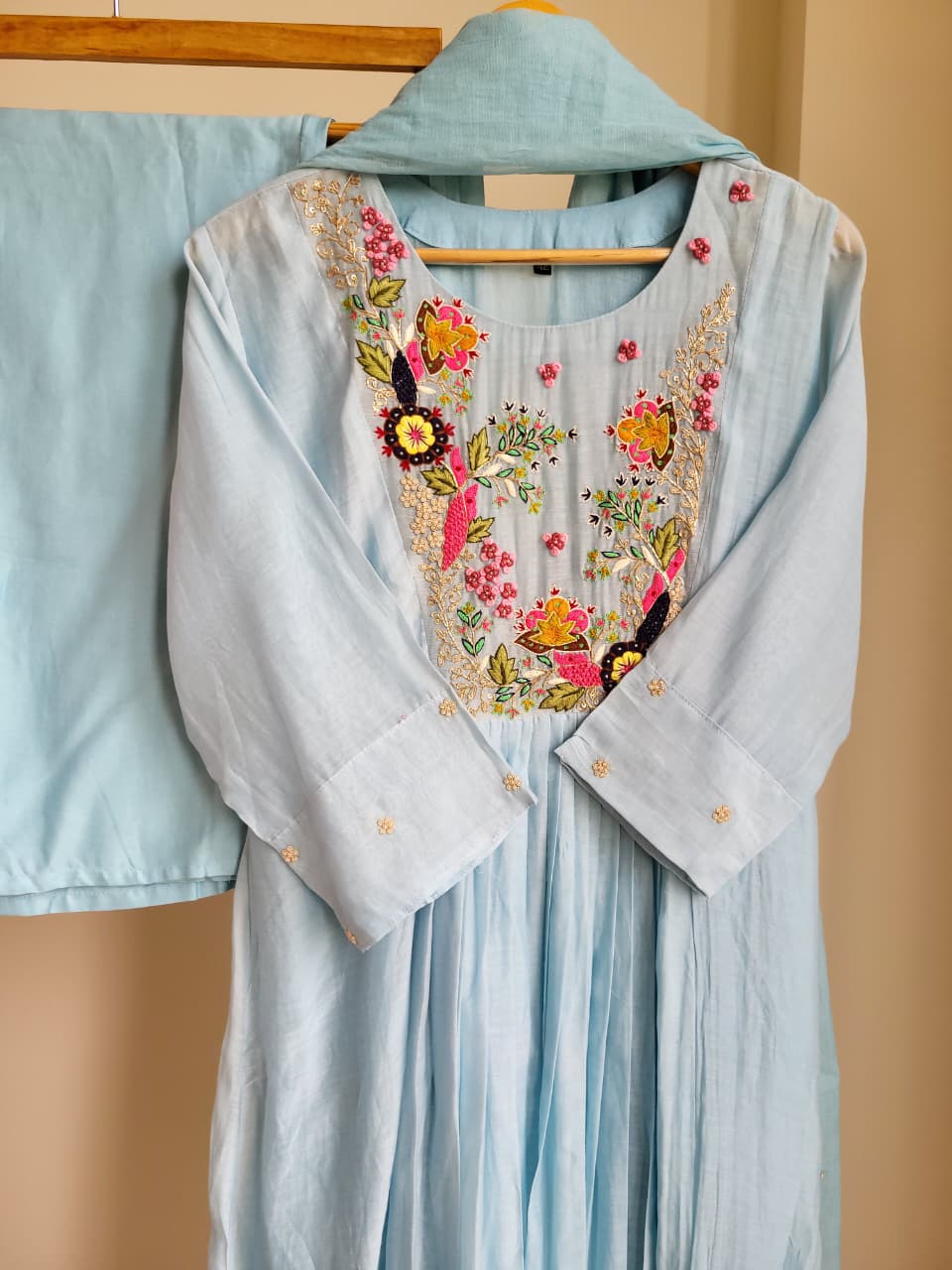Amilya suit set