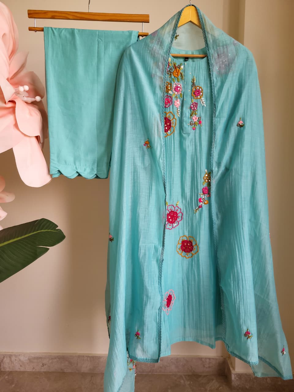 Karigari suit set