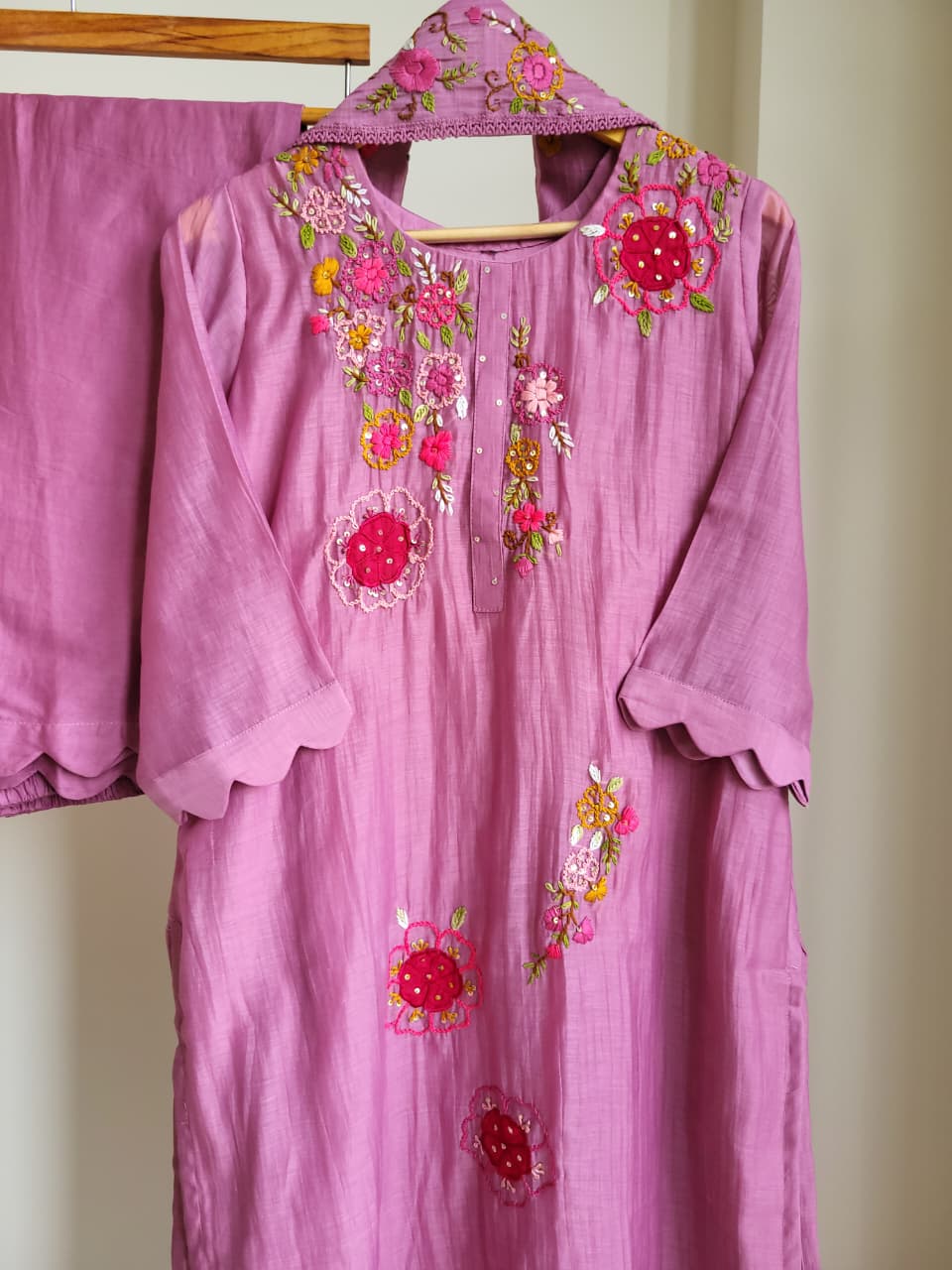 Karigari suit set