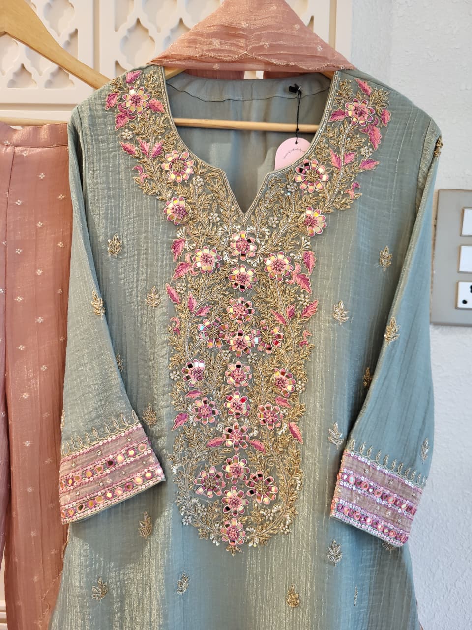 The Vasundhra Tissue Set