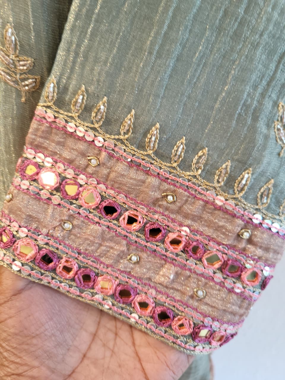 The Vasundhra Tissue Set
