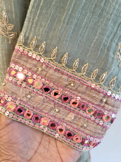 The Vasundhra Tissue Set