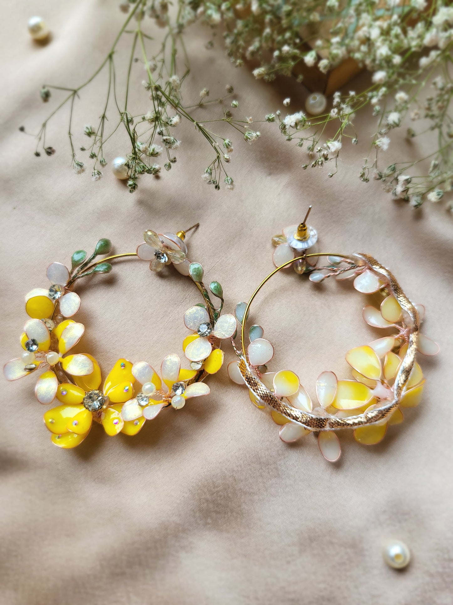 Sunlight floral earrings