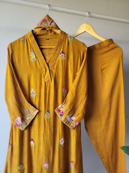 The Parijat kantha set