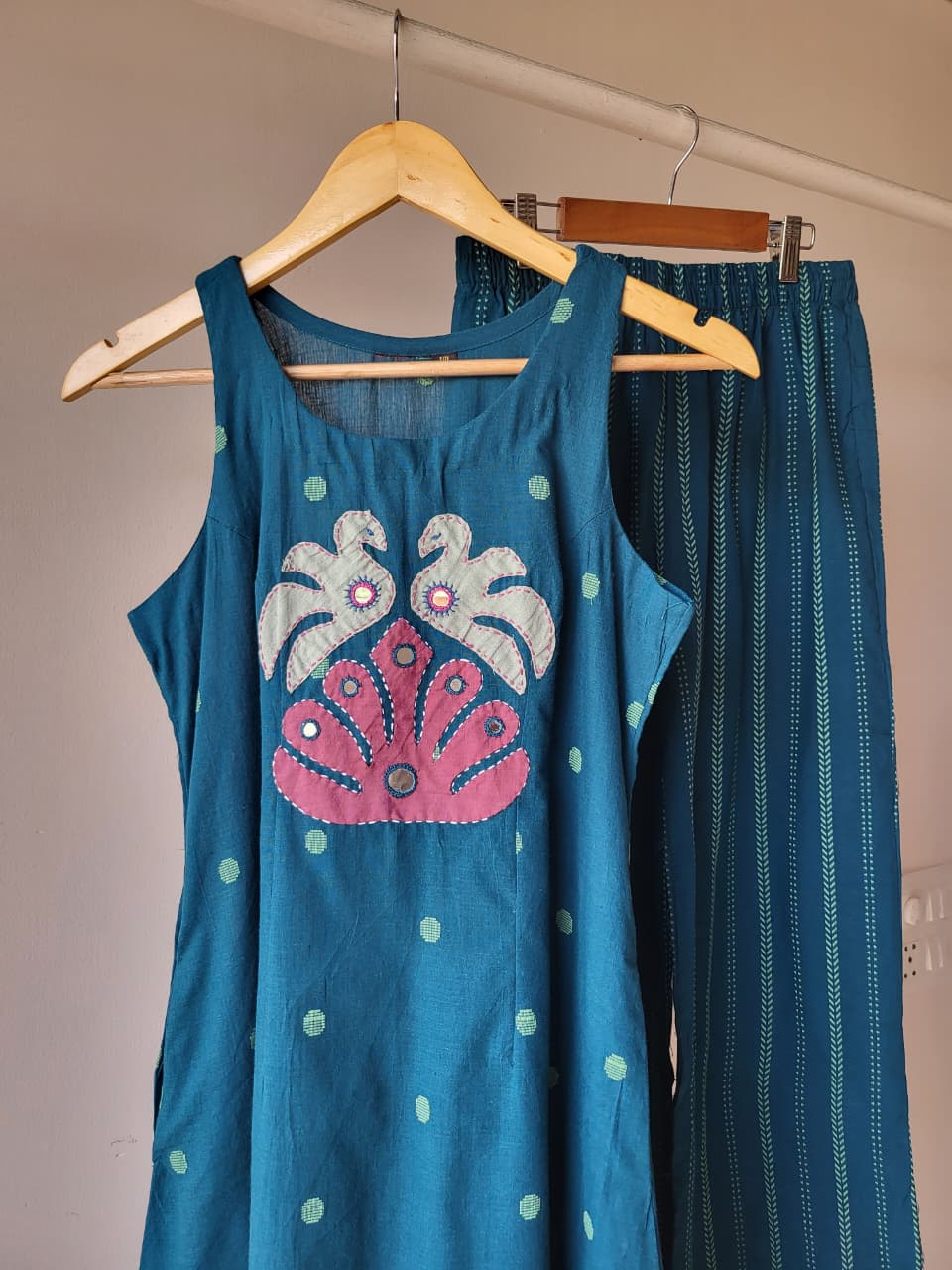 Saanvi kurti set