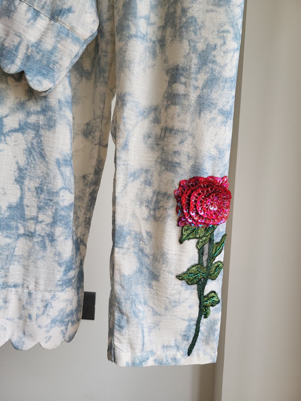 Washed Blue 3D Rose Set (25 Days Dispatch Time)