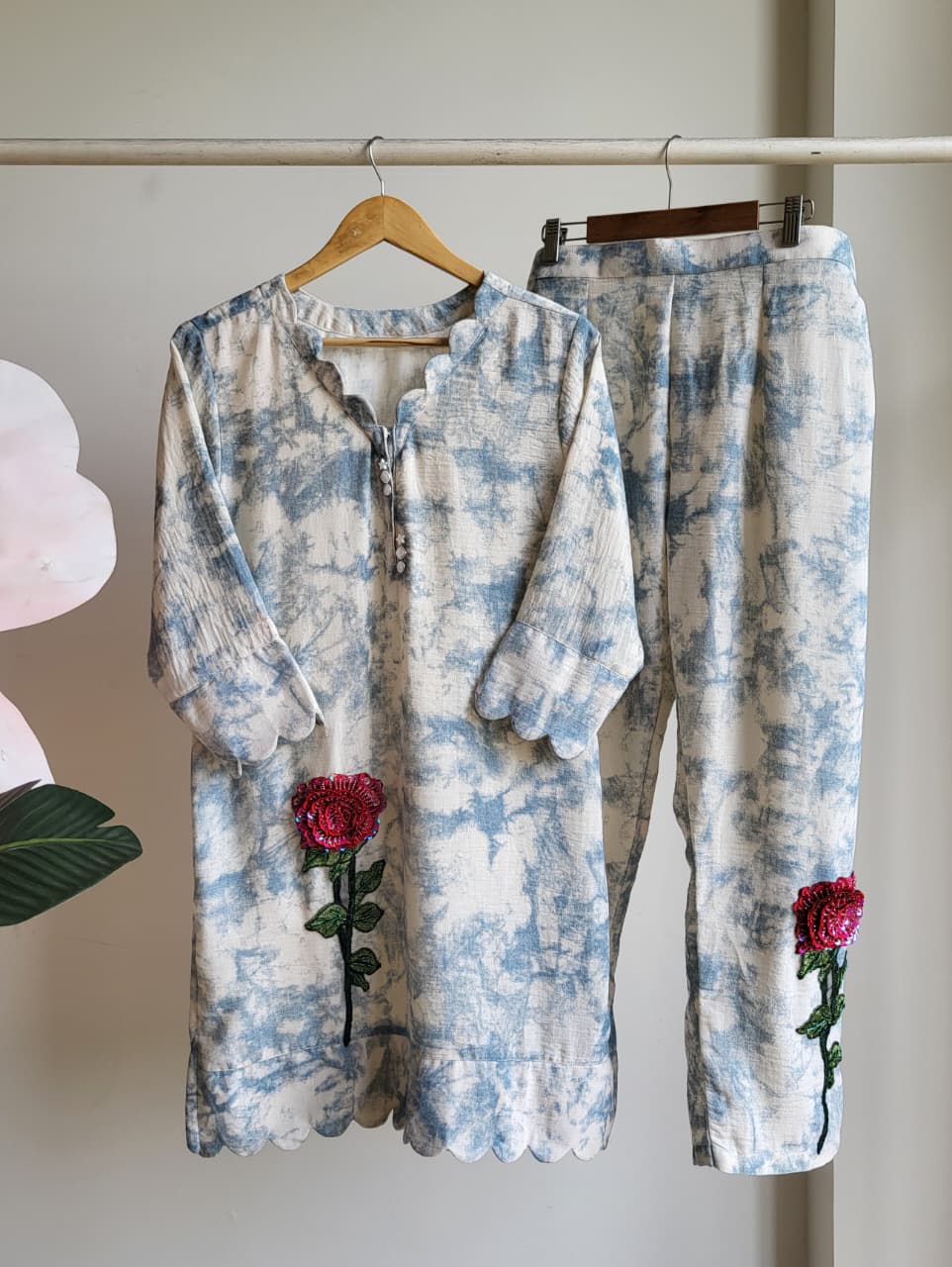 Washed Blue 3D Rose Set (25 Days Dispatch Time)
